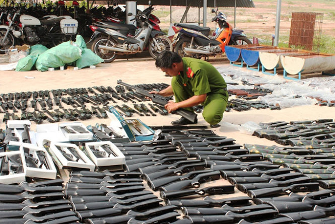 Bình[-]Dương:[-]Phát[-]hiện[-]cả[-]kho[-]súng[-]trên[-]một[-]xe[-]tải